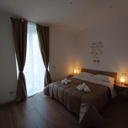 Dimora Crispi 70 Apartment Bari Luaran gambar