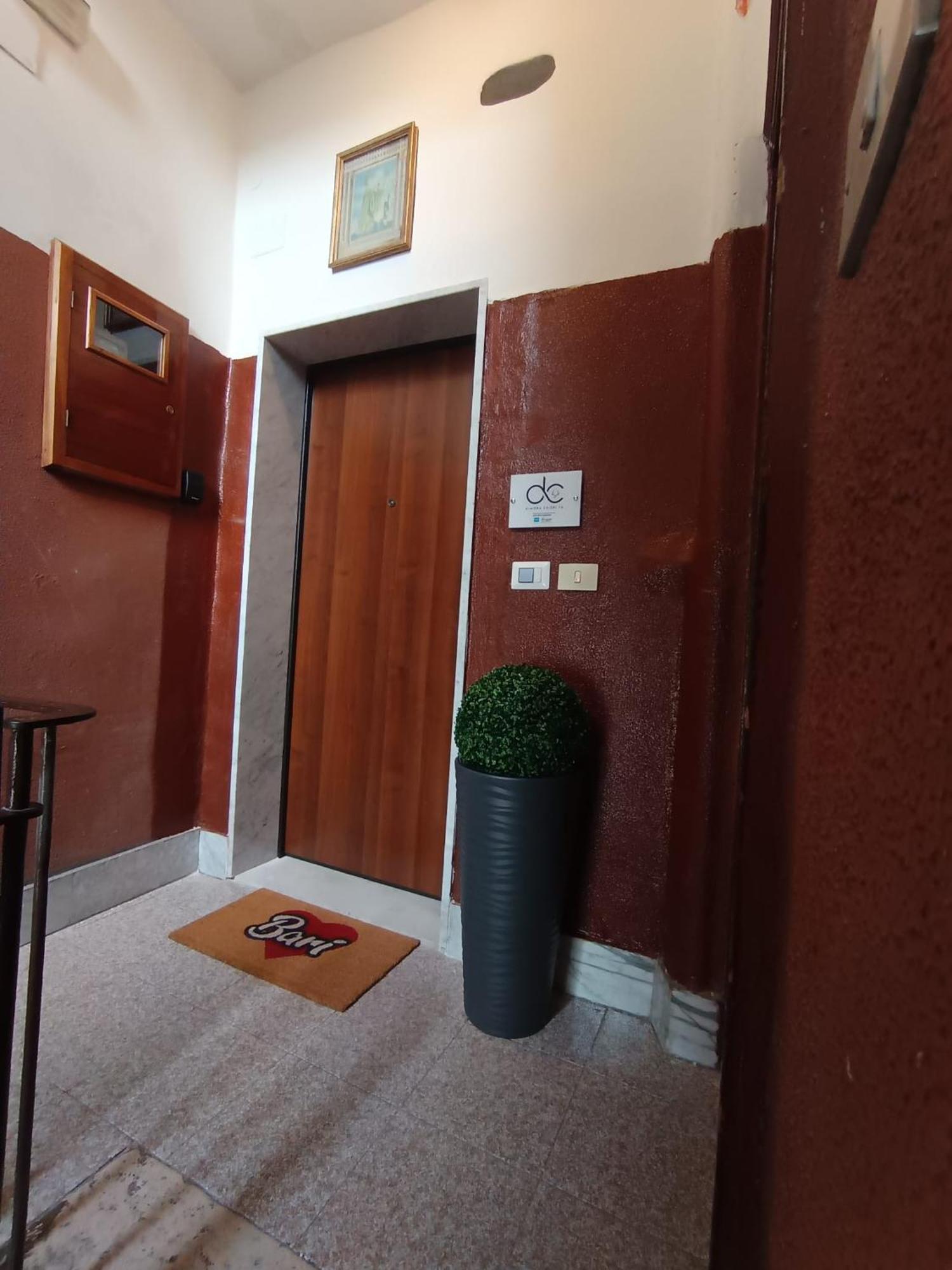 Dimora Crispi 70 Apartment Bari Luaran gambar