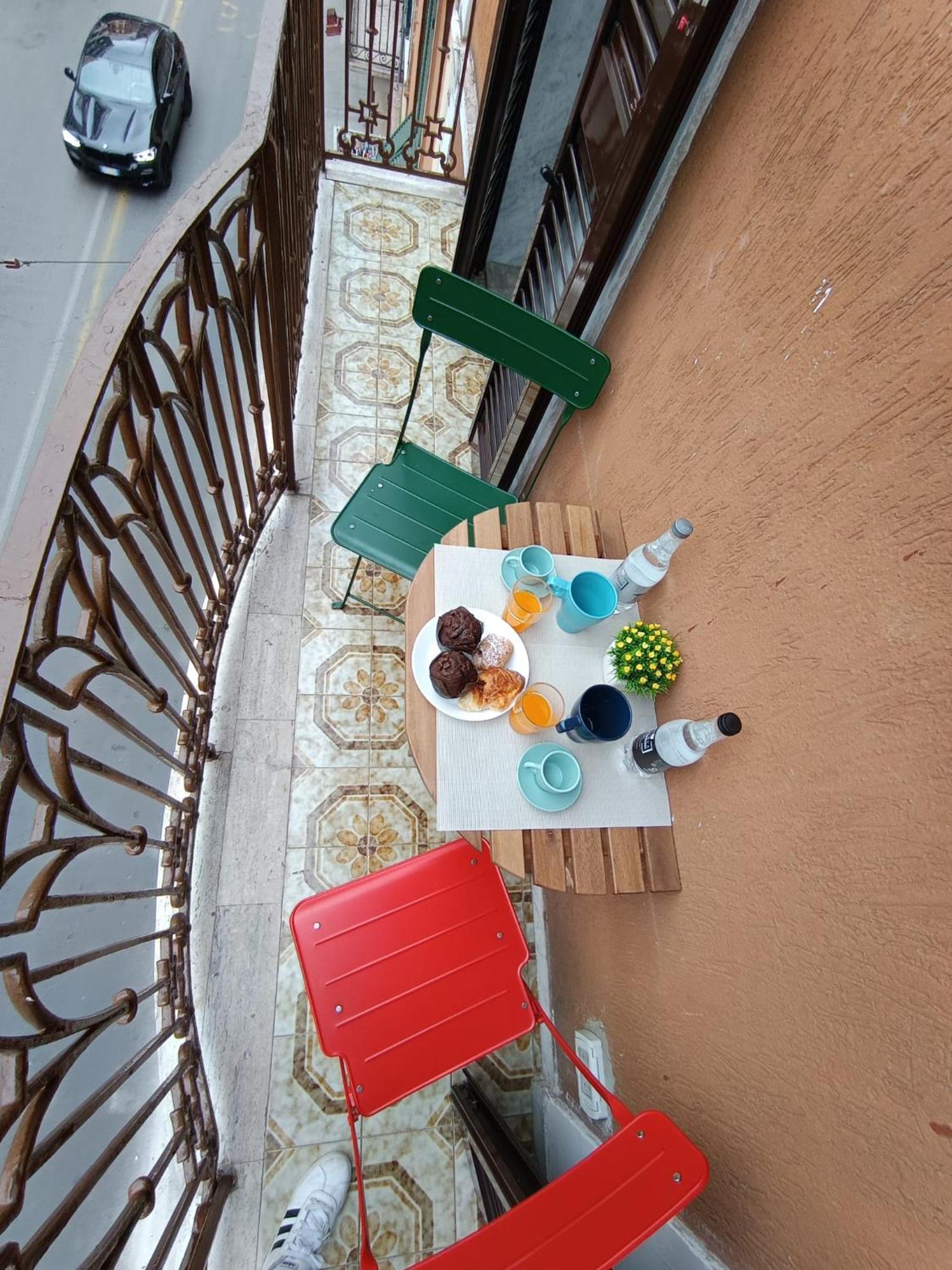 Dimora Crispi 70 Apartment Bari Luaran gambar