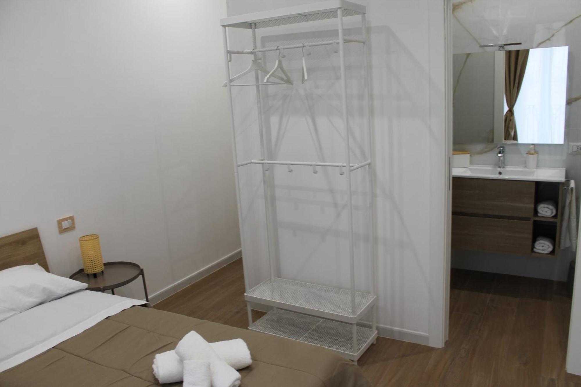 Dimora Crispi 70 Apartment Bari Luaran gambar