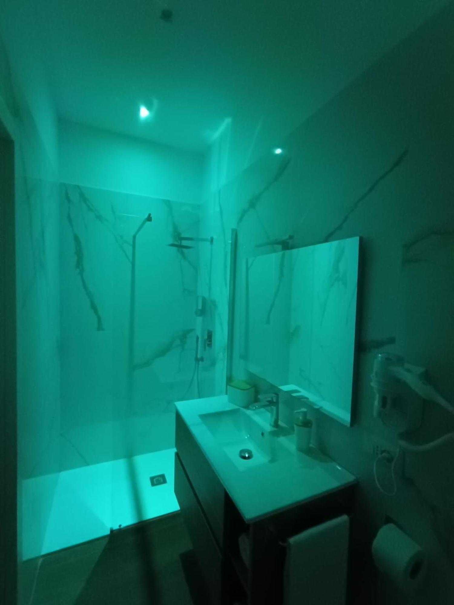 Dimora Crispi 70 Apartment Bari Luaran gambar
