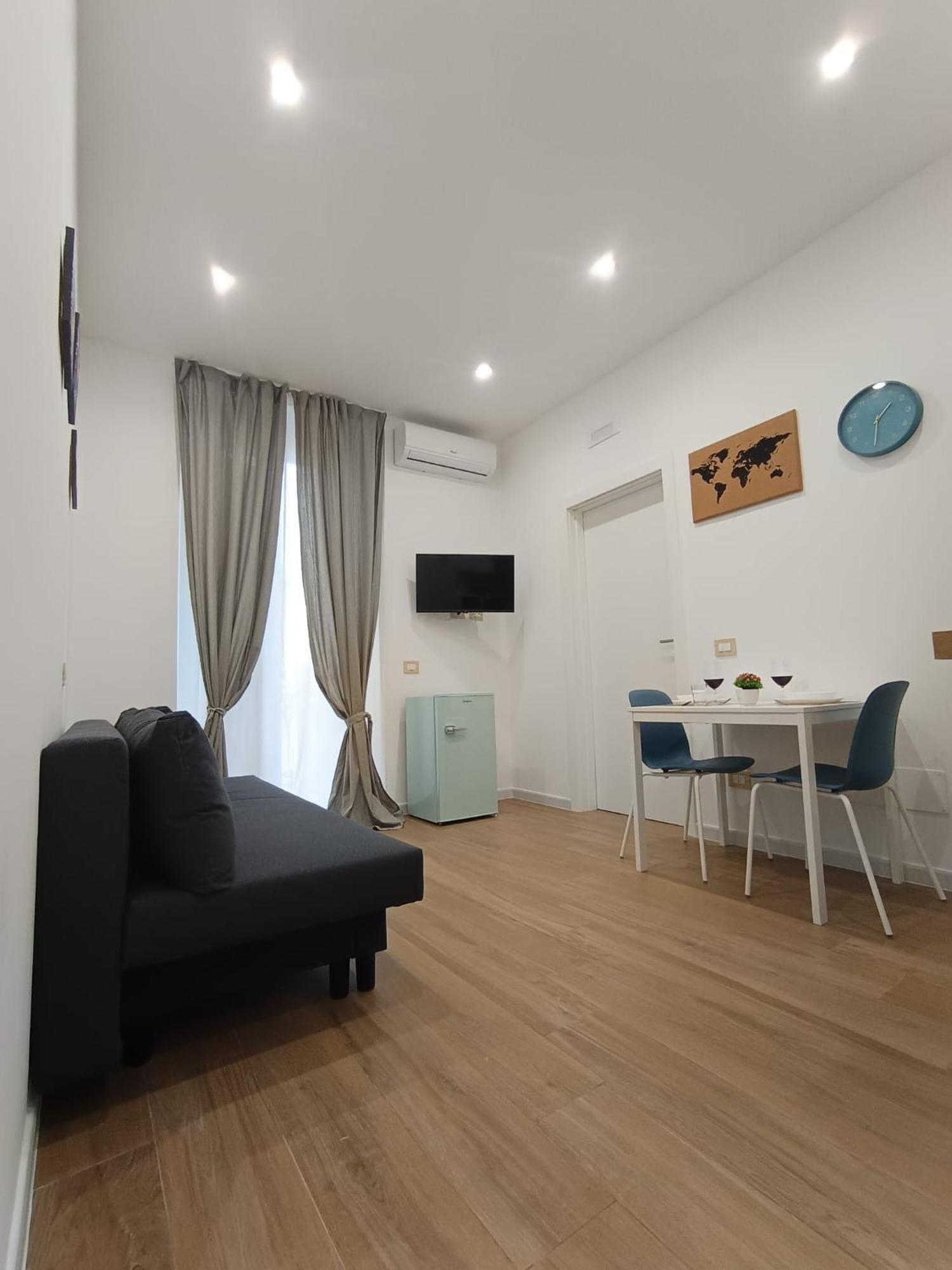 Dimora Crispi 70 Apartment Bari Luaran gambar