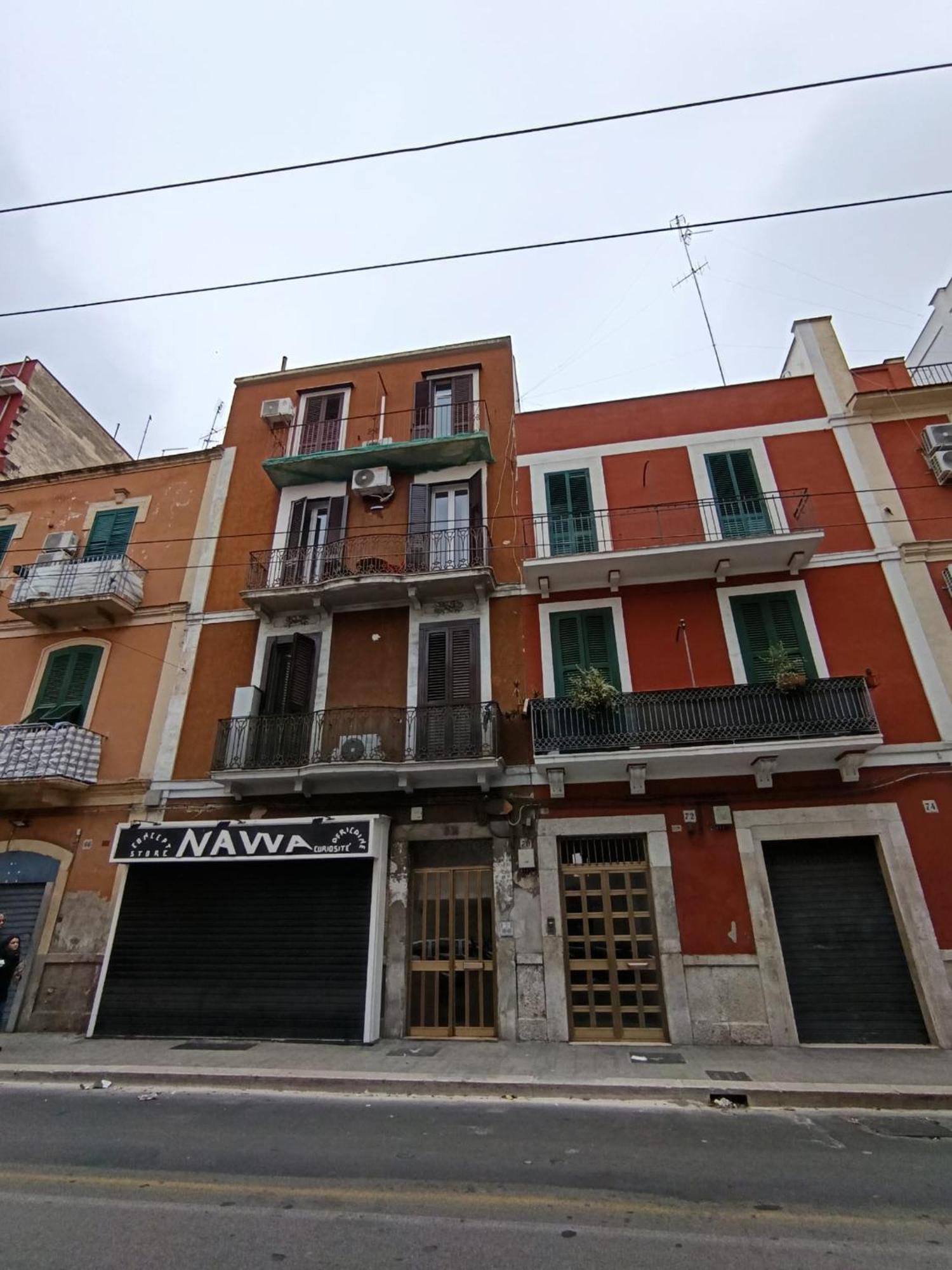 Dimora Crispi 70 Apartment Bari Luaran gambar